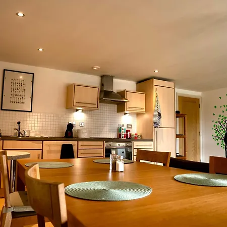 The Comfort Hub * Leeds (West Yorkshire)