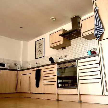 The Comfort Hub - Train Station Apartmán
