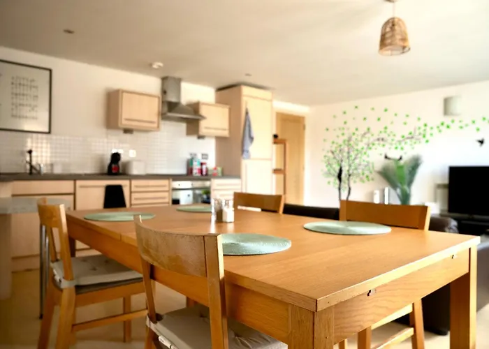 The Comfort Hub - Train Station アパート リーズ